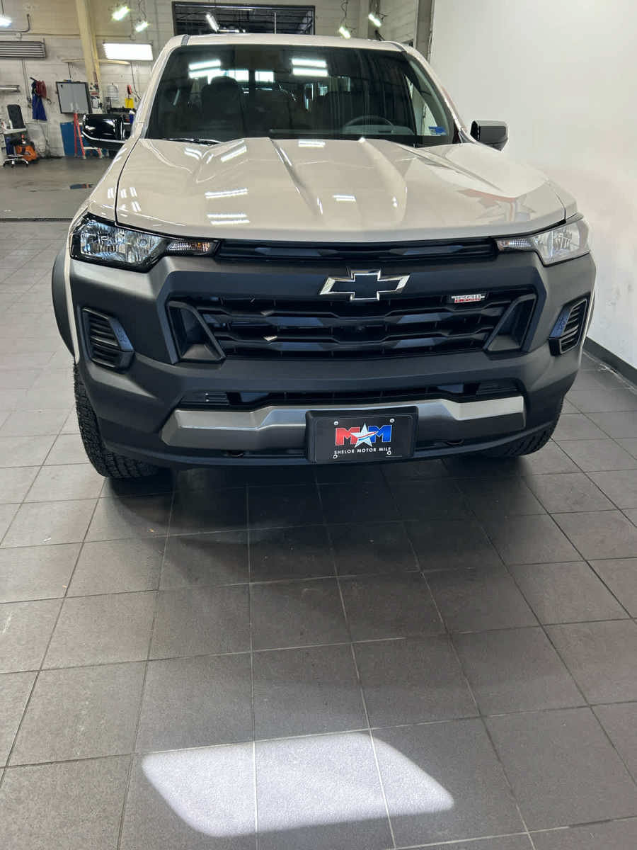 New 2026 Chevrolet Colorado Trail Boss AWD/4WD image 3