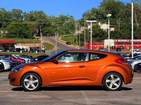Used 2013 Hyundai Veloster FWD image 5