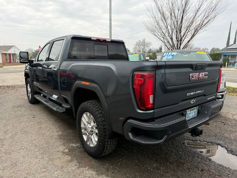 Used 2020 GMC Sierra 2500 Denali w/ Technology Package image 3