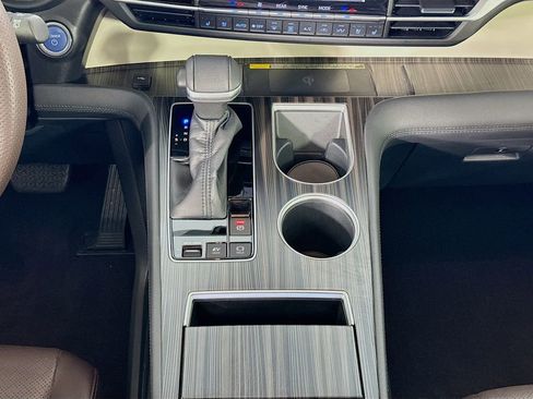 Used 2022 Toyota Sienna Platinum image 41
