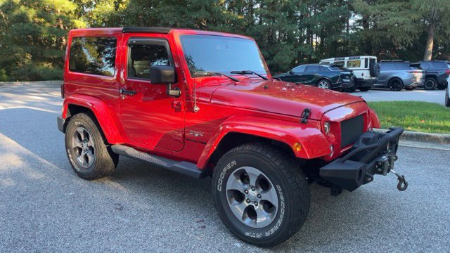 Used 2018 Jeep Wrangler Sahara w/ Connectivity Group AWD/4WD image 2