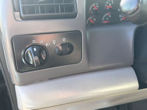Used 2001 Ford F350 Lariat AWD/4WD image 11