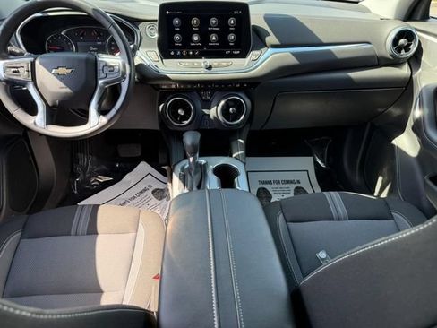 Used 2025 Chevrolet Blazer LT AWD/4WD image 12