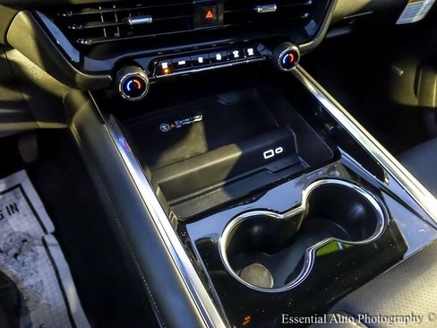 Used 2025 Chevrolet Suburban Premier w/ Sun And Tow Package image 28