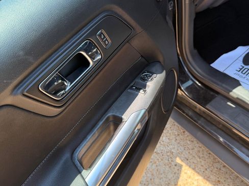 Used 2015 Ford Mustang Coupe RWD image 11