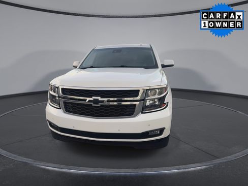 Used 2019 Chevrolet Suburban LT w/ Luxury Package image 3