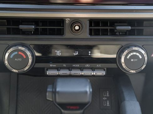 Used 2024 Toyota Tacoma TRD Sport image 26