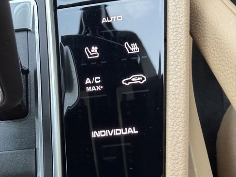 Certified 2021 Porsche Cayenne AWD/4WD image 30
