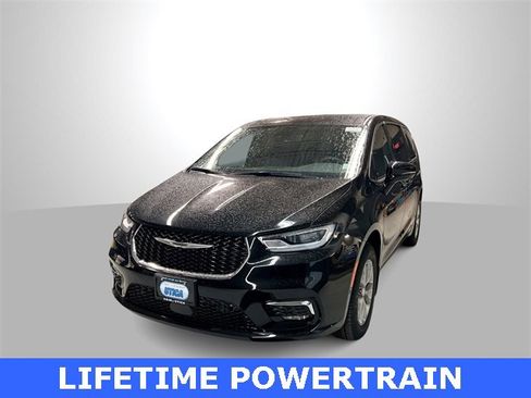 New 2026 Chrysler Pacifica Select image 1