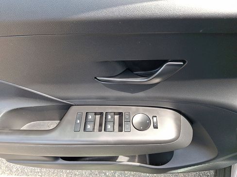 Certified 2024 Hyundai Kona SE AWD/4WD image 10