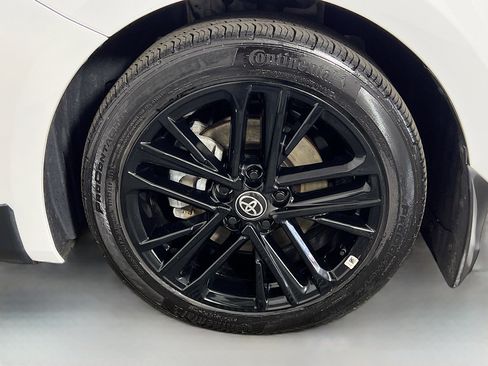 Used 2025 Toyota Camry SE w/ Convenience Package image 25