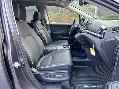New 2026 Honda Odyssey Elite image 11