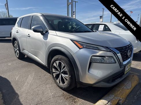 Used 2021 Nissan Rogue SV image 1