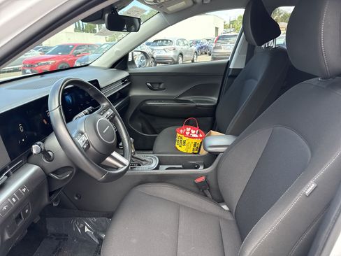 Used 2025 Hyundai Kona SEL AWD/4WD image 13