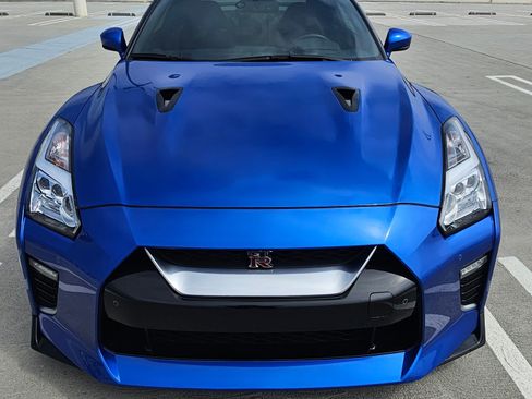 Used 2021 Nissan GT-R Premium AWD/4WD image 11