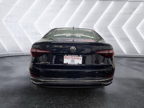 Certified 2023 Volkswagen Jetta SEL image 3