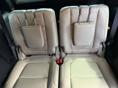 Used 2018 Ford Explorer Limited w/ Equipment Group 301A AWD/4WD image 17