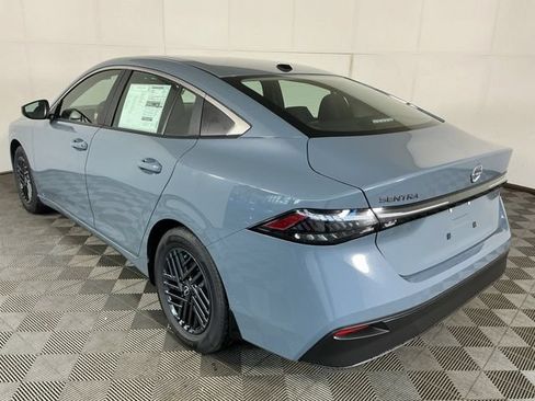 New 2026 Nissan Sentra SV w/ SV Convenience Package FWD image 5