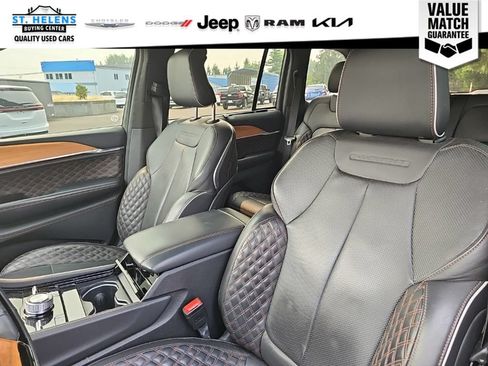 Used 2022 Jeep Grand Cherokee Summit AWD/4WD image 25