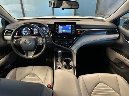 Used 2021 Toyota Camry SE FWD image 9