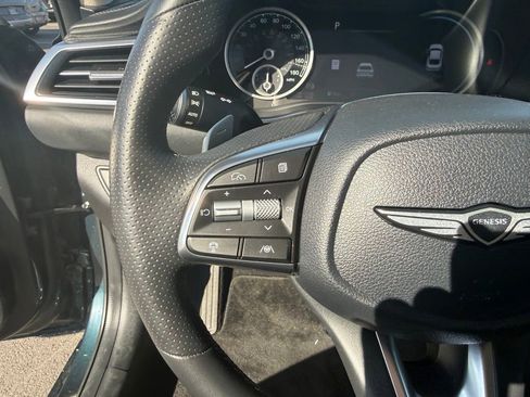 Used 2025 Genesis G70 2.5T image 16