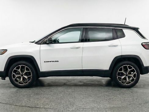 Used 2025 Jeep Compass Limited image 5