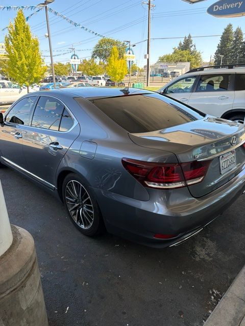 Used 2013 Lexus LS 460 w/ F-Sport Pkg RWD image 3