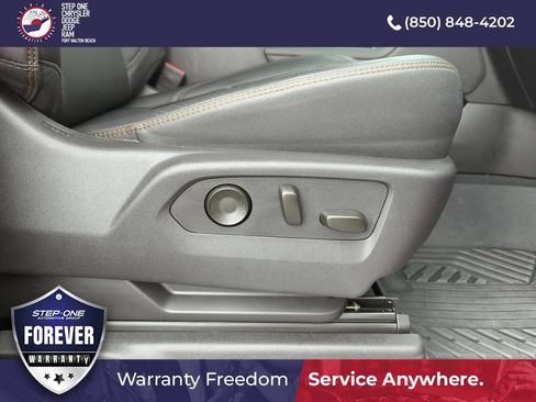 Used 2024 GMC Sierra 2500 AT4 w/ Technology Package AWD/4WD image 38
