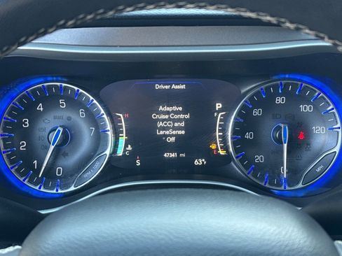 Used 2022 Chrysler Pacifica Touring-L image 38