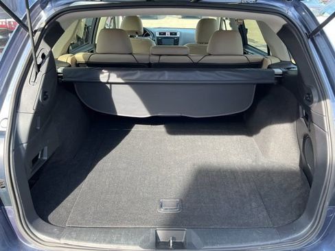 Used 2017 Subaru Outback 2.5i Limited image 12