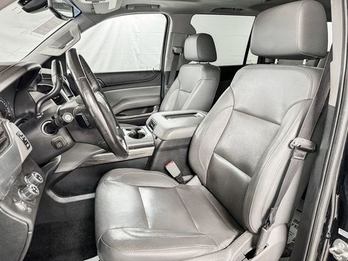 Used 2017 Chevrolet Suburban LT image 7