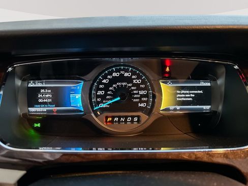 Used 2019 Ford Taurus Limited FWD image 15