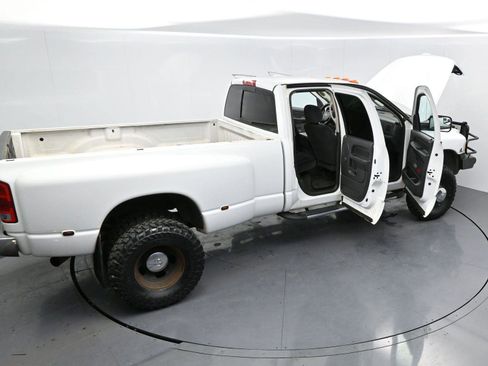 Used 2005 Dodge Ram 3500 Truck SLT image 32