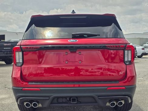 Used 2025 Ford Explorer ST AWD/4WD image 4