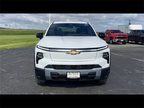 New 2025 Chevrolet Silverado EV LT image 3