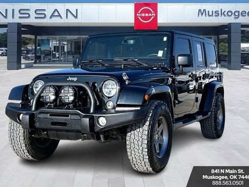 Used 2015 Jeep Wrangler Unlimited Sahara w/ Max Tow Package image 3
