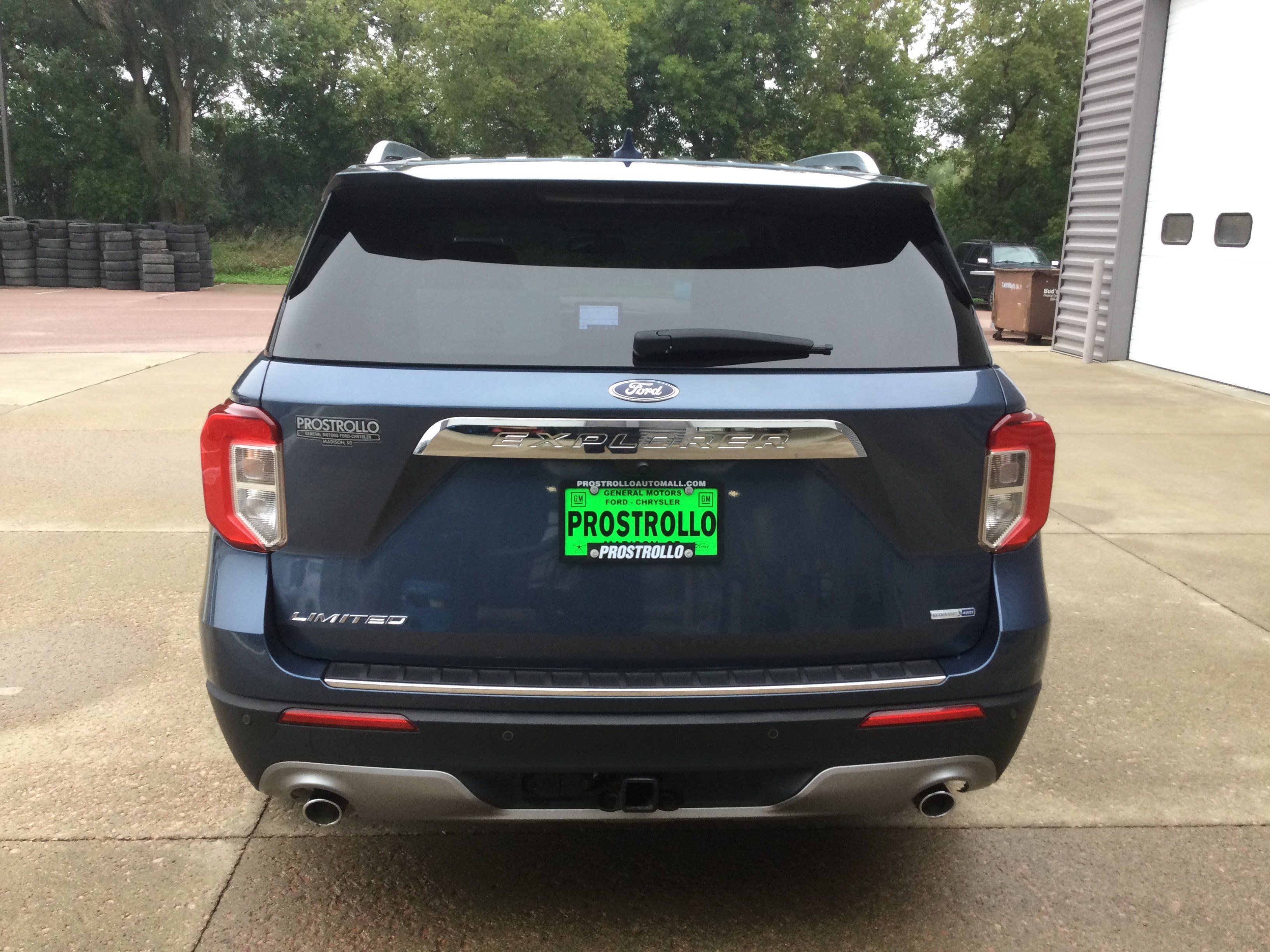 Used 2020 Ford Explorer Limited w/ Class III Trailer Tow Package AWD/4WD image 4