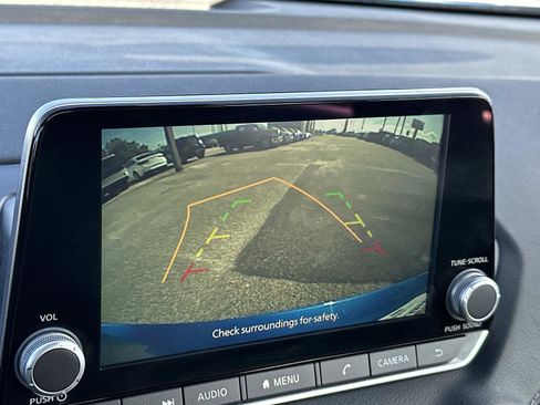 Used 2024 Nissan Sentra SV image 24