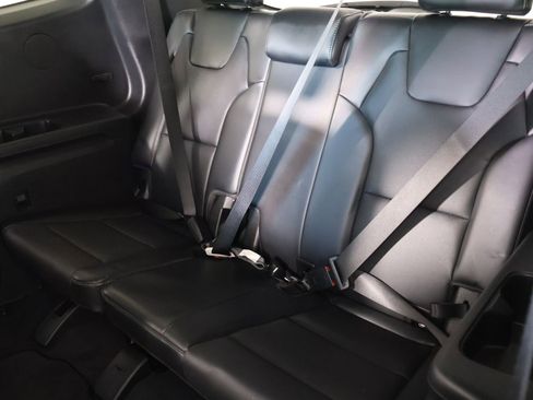 Used 2024 Kia Telluride S FWD image 14