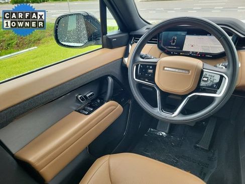 Used 2025 Land Rover Range Rover Sport SE AWD/4WD image 16