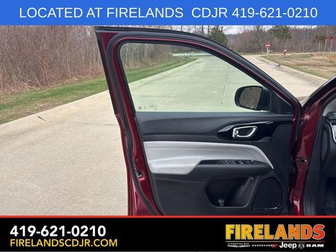 Used 2022 Jeep Compass Limited AWD/4WD image 13