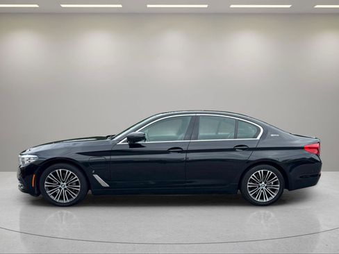 Used 2019 BMW 530e w/ Premium Package RWD image 2