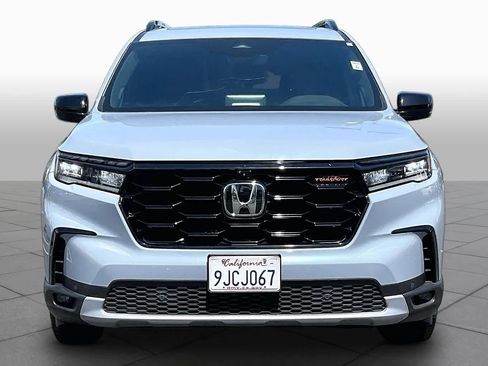 Used 2024 Honda Pilot TrailSport image 3