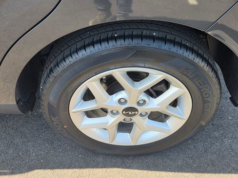 Used 2023 Kia Soul LX w/ LX Technology Package image 10