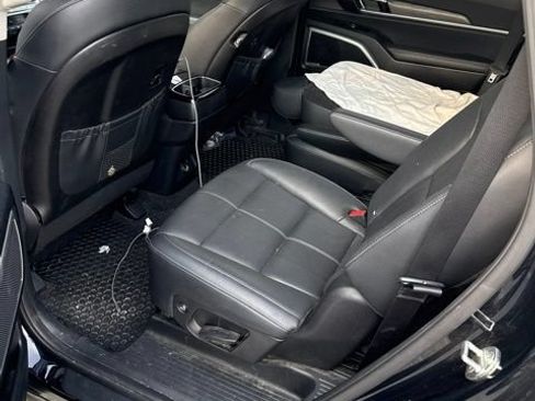 Used 2022 Kia Telluride EX w/ EX Premium Package FWD image 6