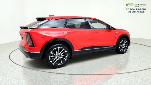 Used 2025 Cadillac Optiq Sport 2 AWD/4WD image 9
