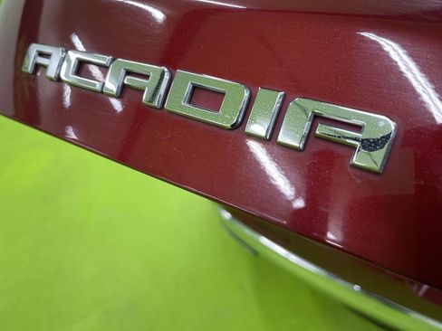 Used 2019 GMC Acadia Denali image 13