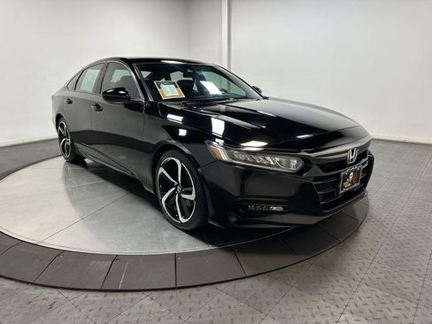 Used 2019 Honda Accord Sport image 2
