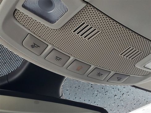 Used 2024 Ford Edge SEL image 19