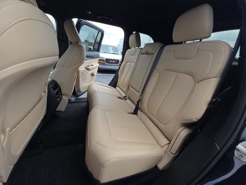 Used 2024 Jeep Grand Cherokee Limited AWD/4WD image 22